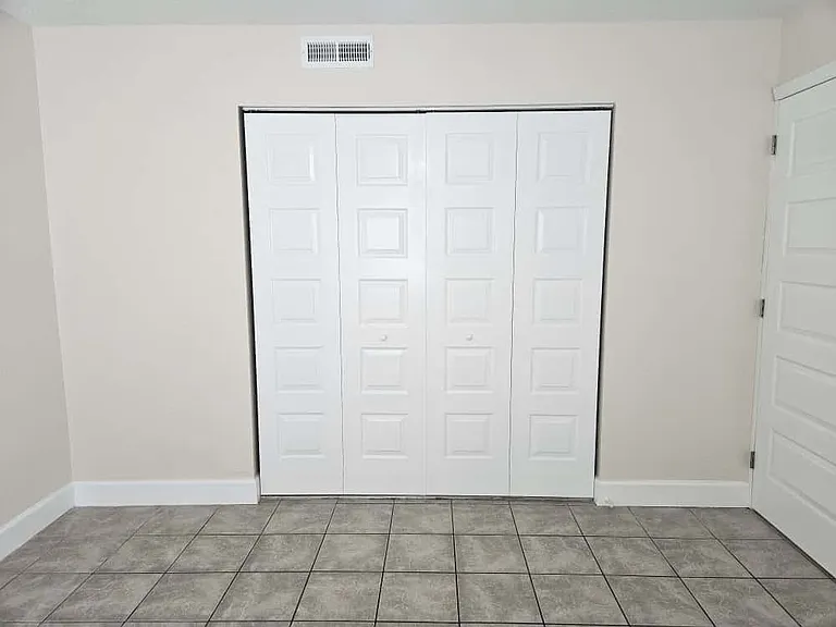 4414 N Clark Ave #7 — Photo 13