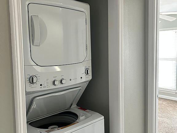 3rd image of 3230 Cumberland Rd APT 44