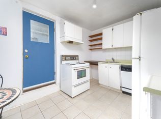 430 Lyon St N #4, Ottawa, ON K1R5X2