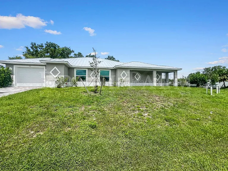 745 Harry Ave S — Photo 3
