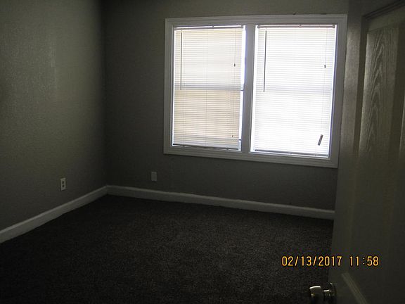 5th image of 80 Eastview Dr