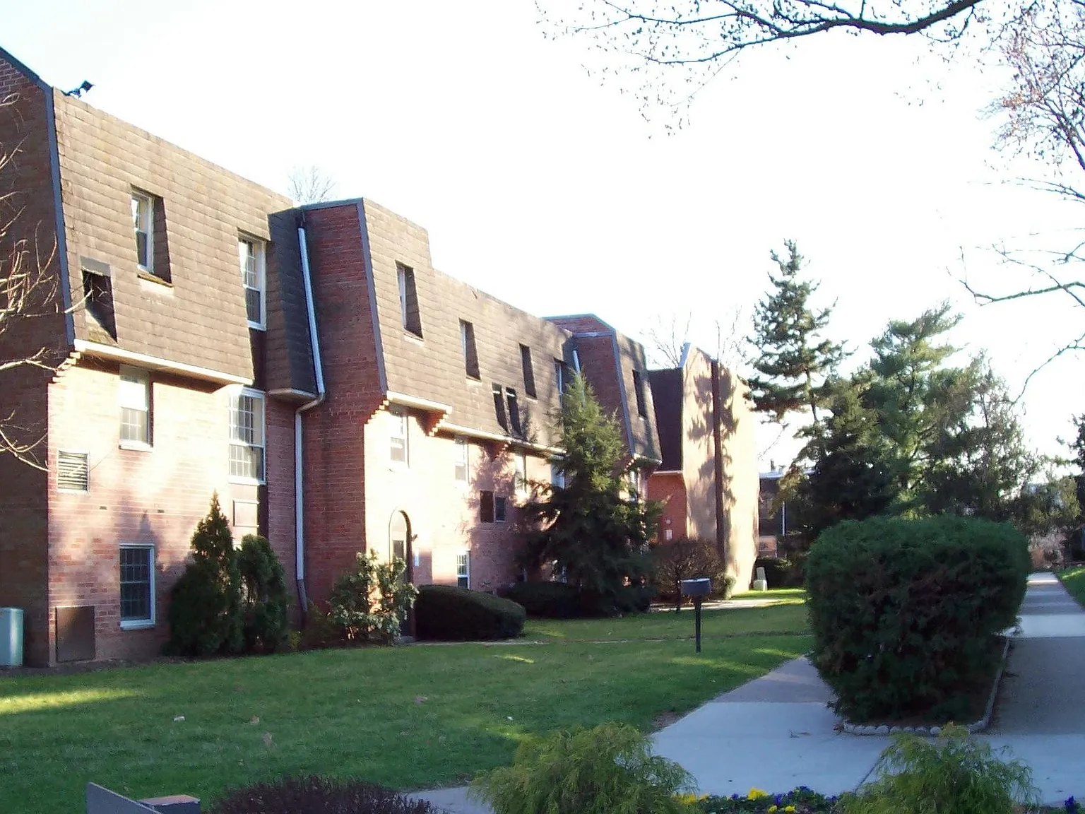 4000 Gypsy Lane — Photo 2