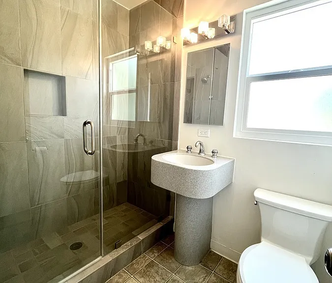 876 Manhattan Beach Blvd #2 — Photo 21