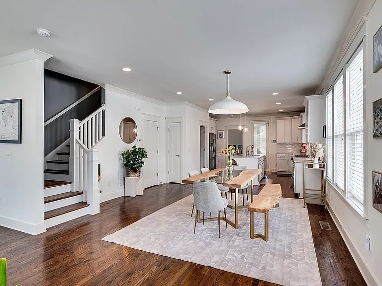 926 Thomas Ave — Photo 6