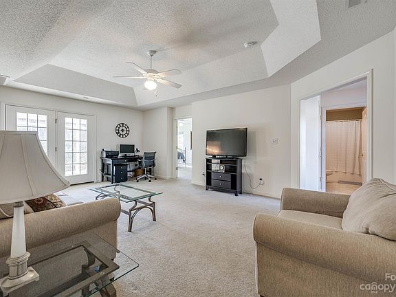 5th image of 111 Keswick Ln