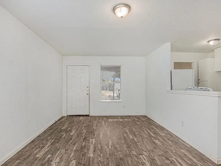 6000 Calloway Ct — Photo 4