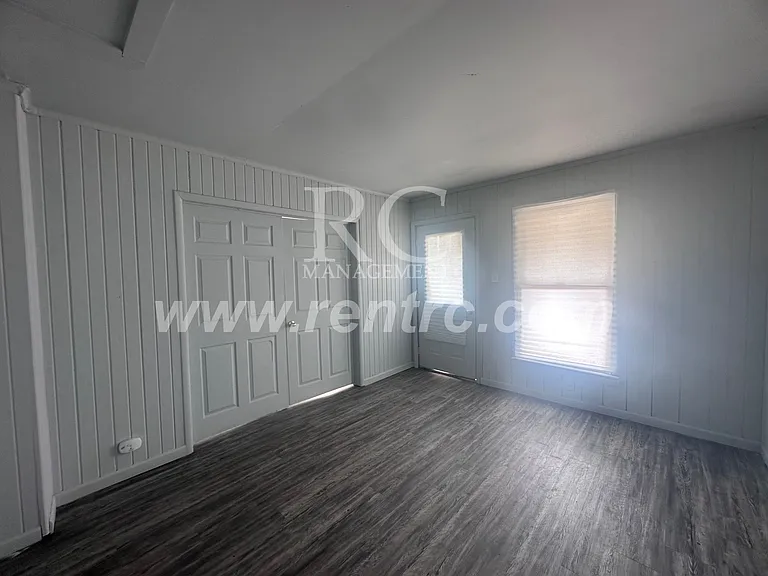 512 N Griffin St — Photo 8