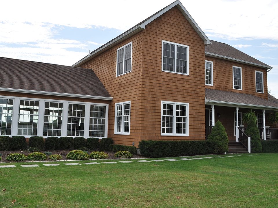1st image of 7 Mill Farm Ln
