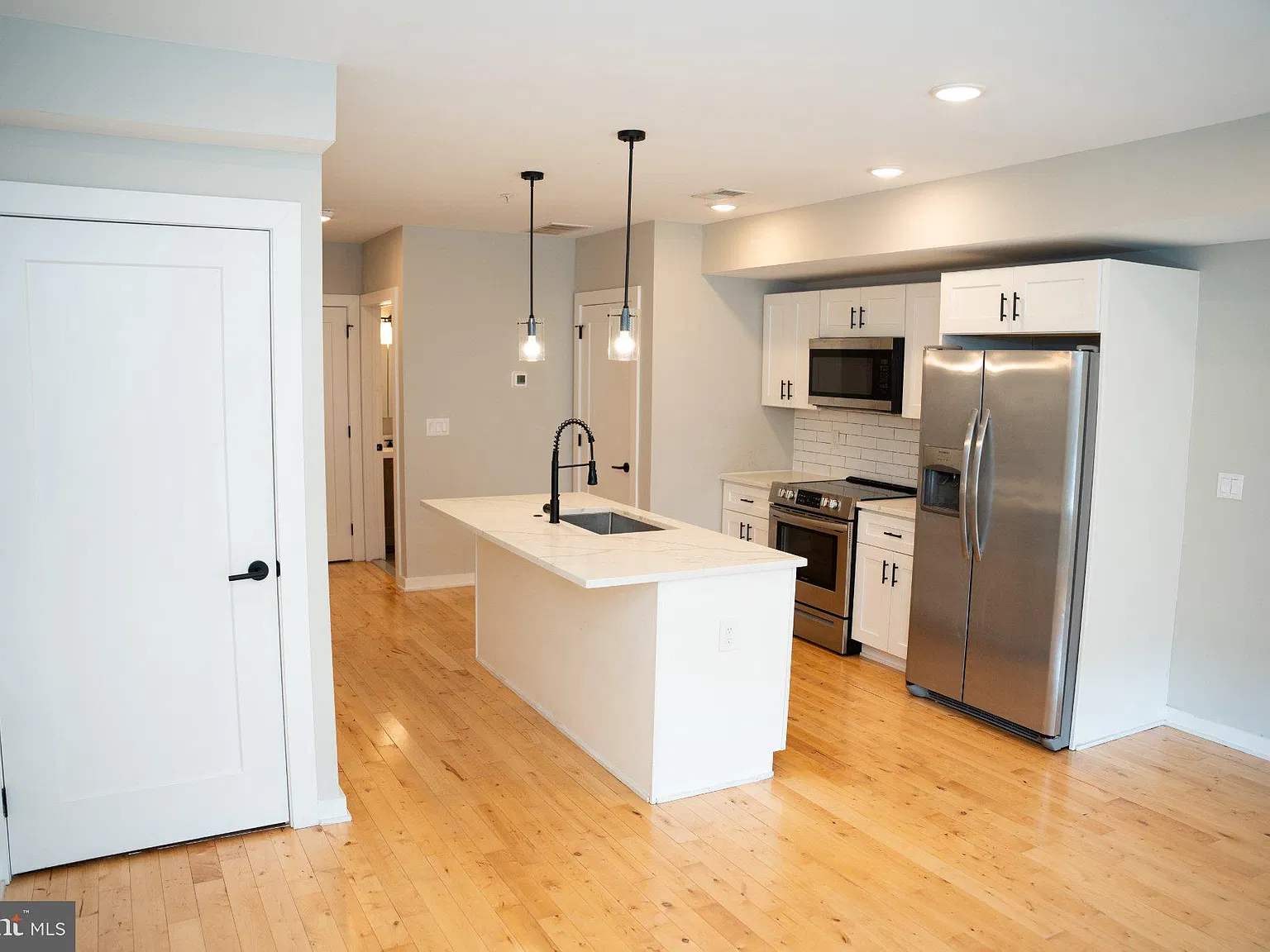 2 bed, 2.0 bath, 1019 sqft, $1,760 — Photo 4