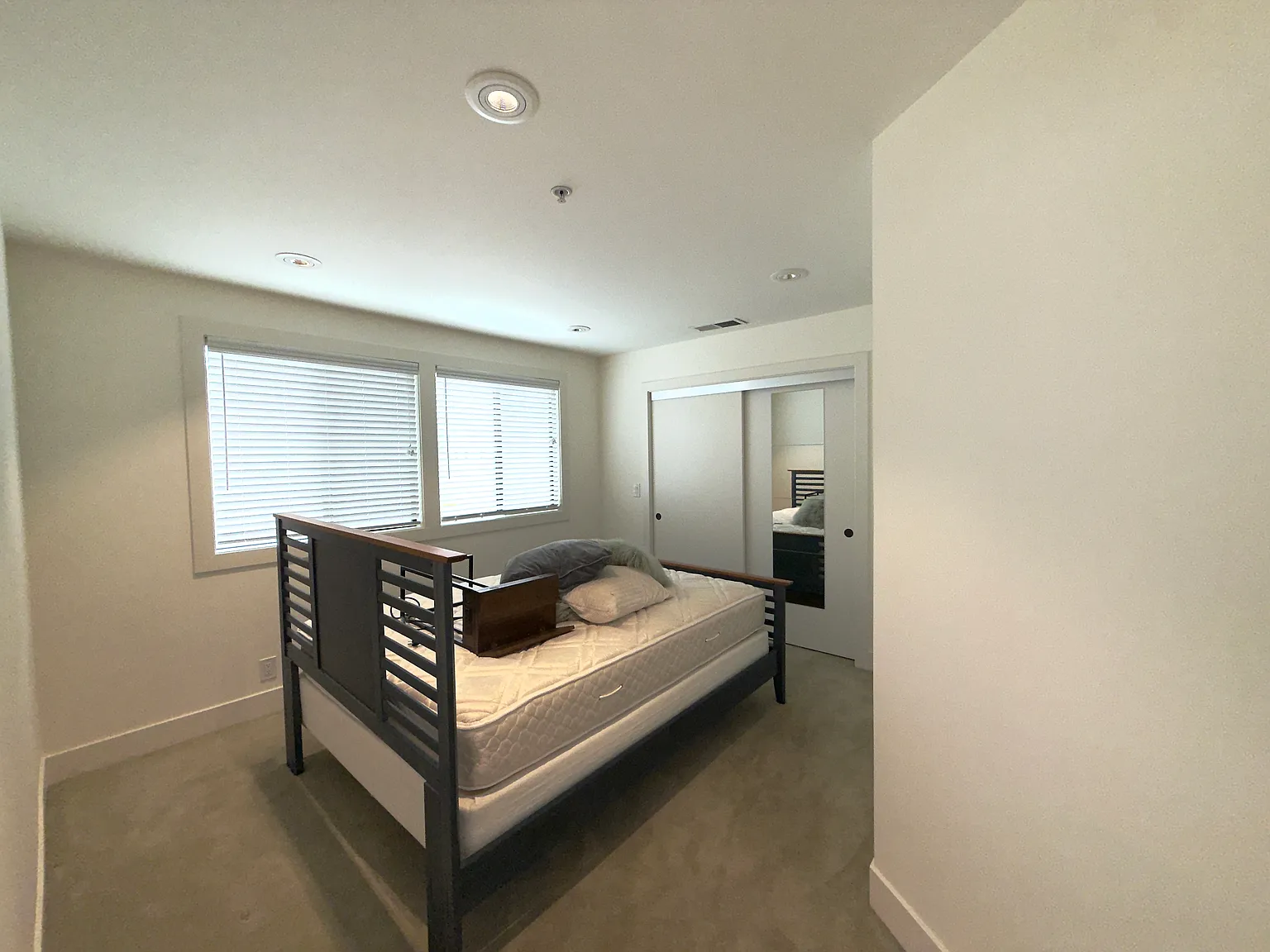 2 bed, 856 sqft, $3,500 — Photo 4