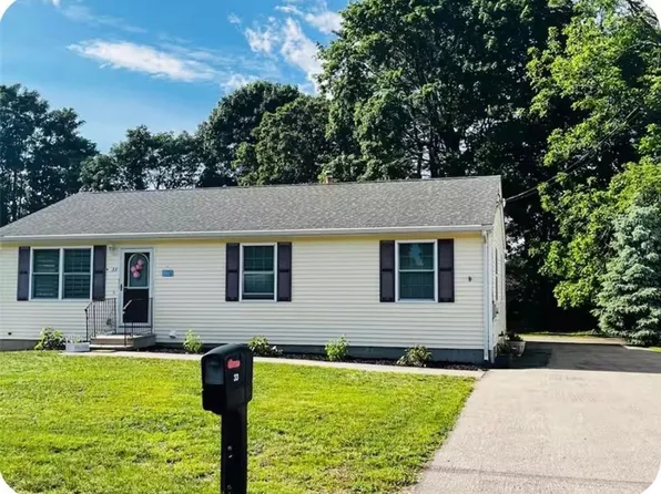 33 Cobblestone Ln, Westerly, RI 02891
