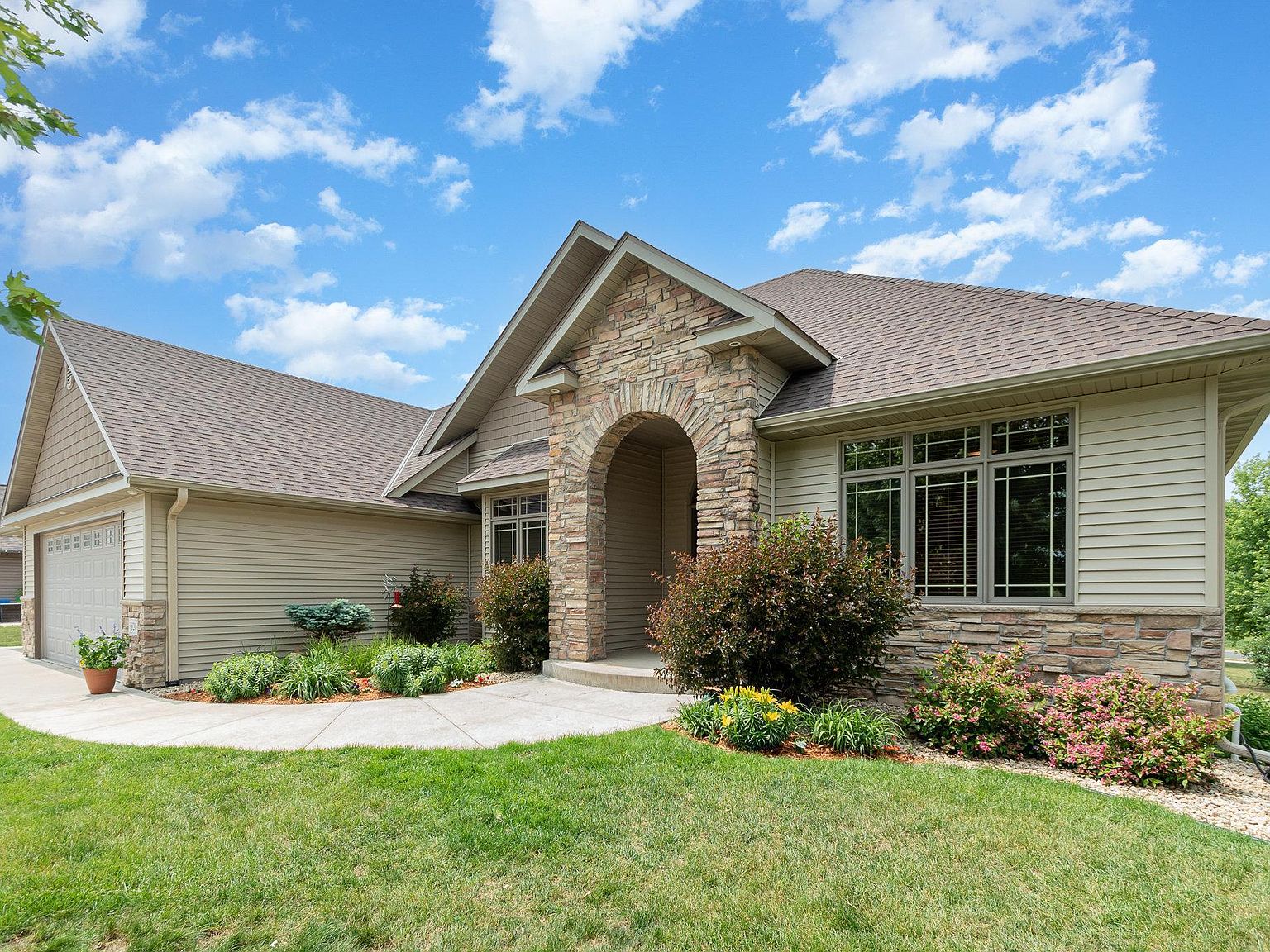 1520 English Ave NW, New Prague, MN 56071 Zillow