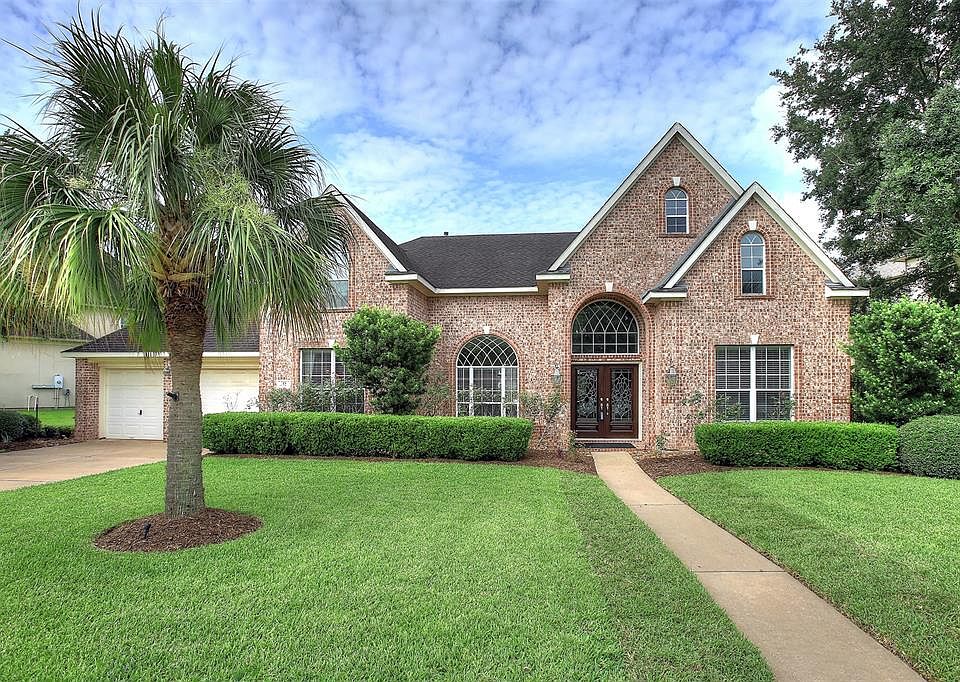 1st image of 32 Swan Isle Blvd