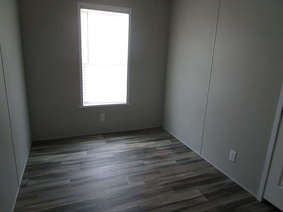 5th image of 2200 Harper St #B01