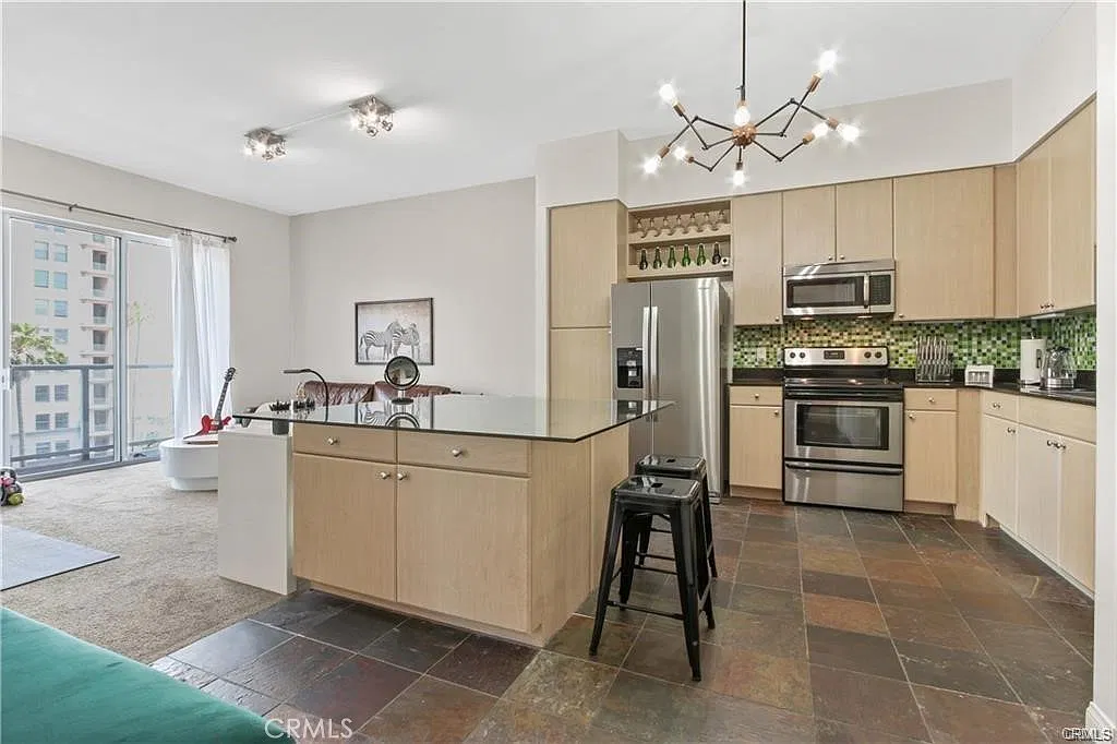 1 bed, 680 sqft, $3,000 — Photo 3