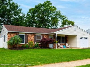 10 Ivy Pl, Howell, NJ 07731