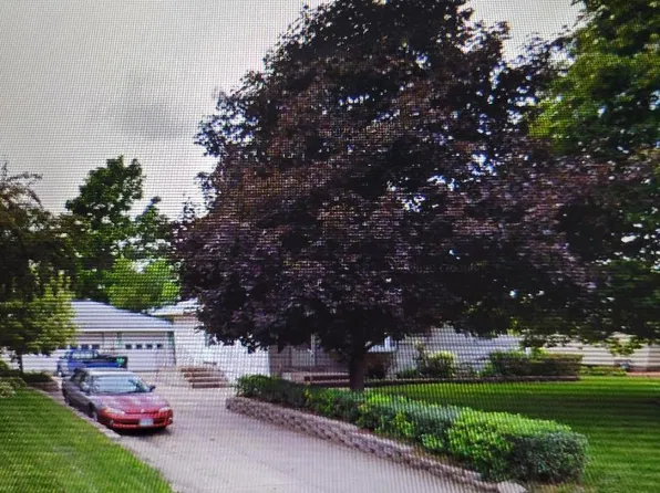 5817 Regent Ave N, Crystal, MN 55429
