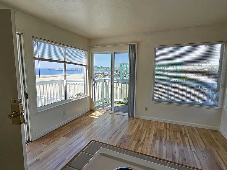 1114 E Cliff Dr #6 — Photo 7