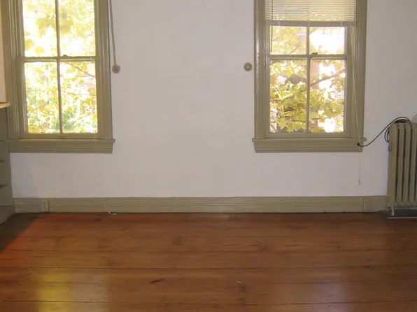 40 N Main St Fl 2nd, Lambertville, NJ 08530