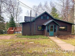 535 N Lake Enchantment Trl, Marquette, MI 49855