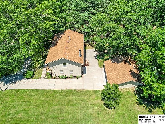 3rd image of 7536 Glenvale Dr