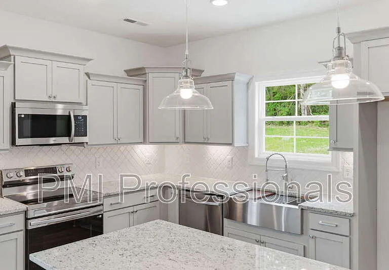295 Spring St — Photo 14