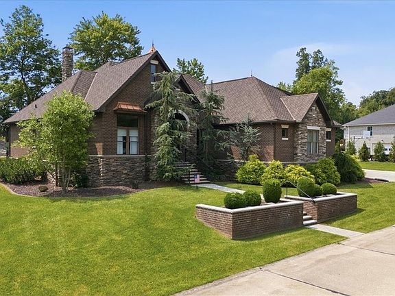 2nd image of 35 Skyview Dr