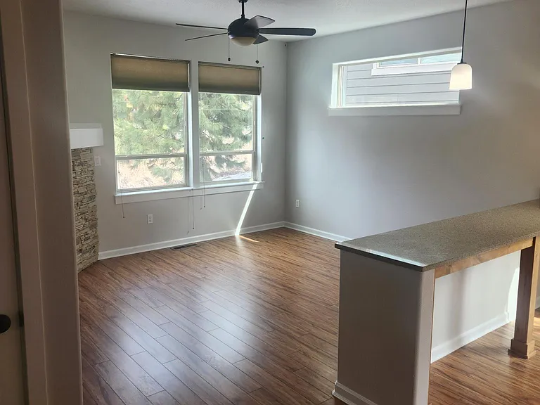 2364 NW Debron Ln — Photo 4