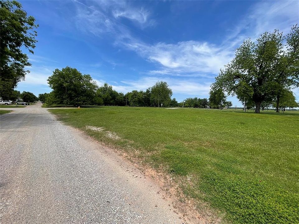 1st image of 824 W Logan Ave Lot 13-W5