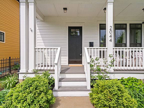 3rd image of 2044 Alvord St