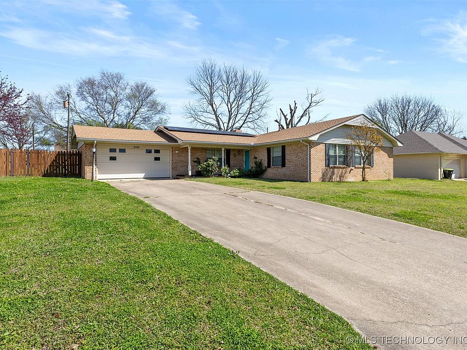 1st image of 2104 E Foster Dr
