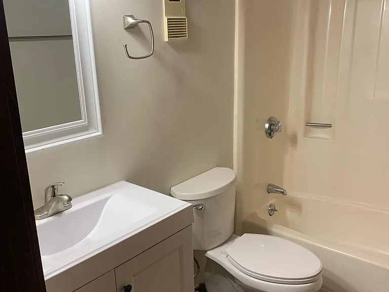 72 Marsh Rd — Photo 8