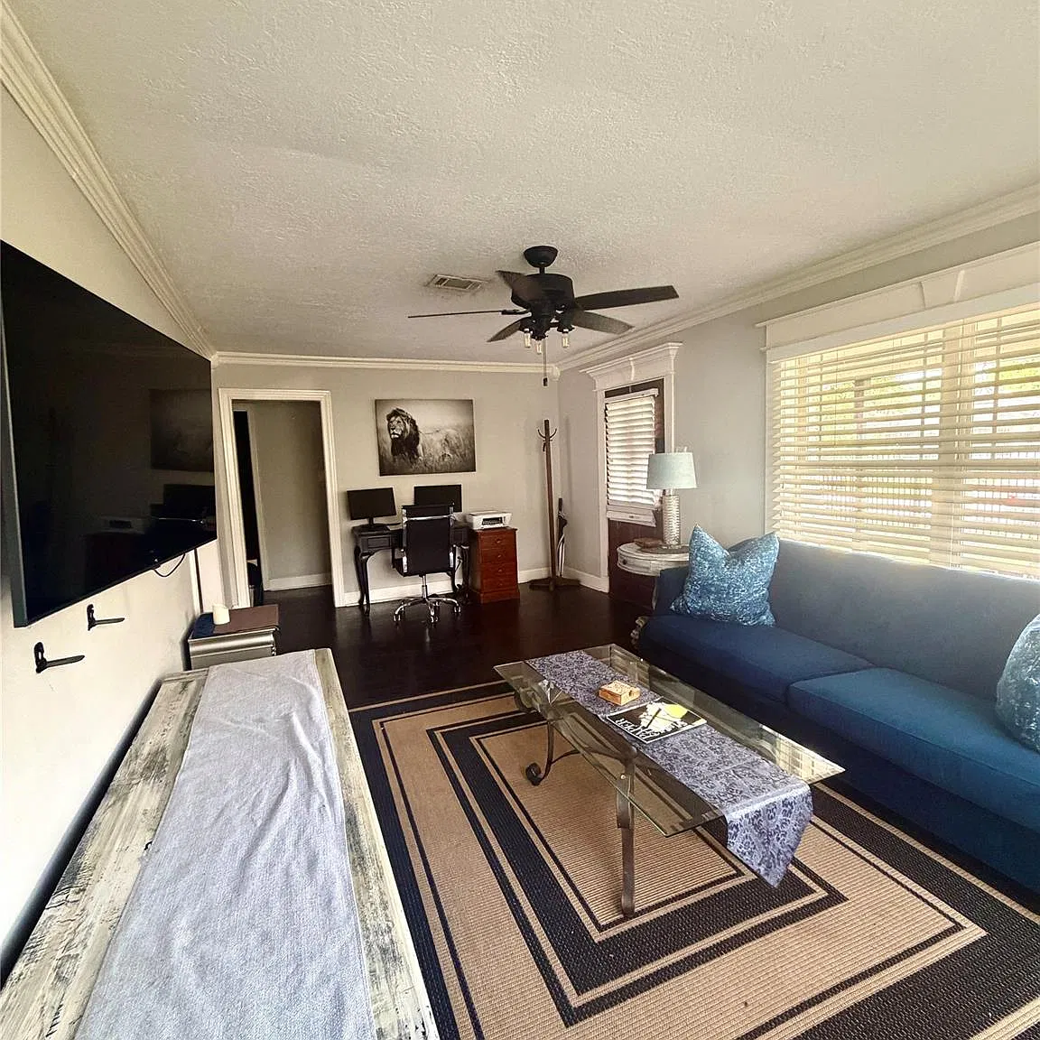 2 bed, 1.0 bath, 916 sqft, $1,799 — Photo 4