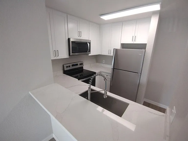 Mesa Palms Apartments — Photo 22