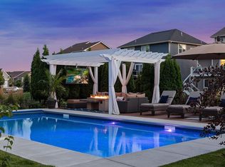 8808 Bellevue Ct, Chanhassen, MN 55317