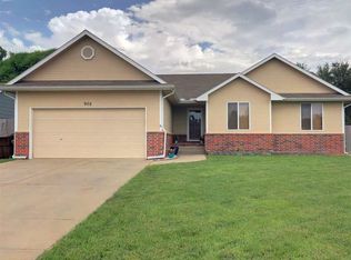 905 W 50th St S, Wichita, KS 67217