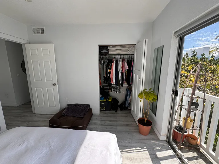344 Meridian Ave #4B — Photo 9