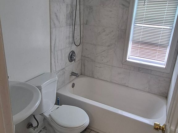 5th image of 511 Seagull Ave