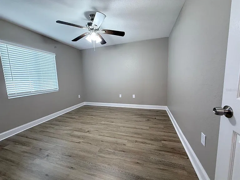 1137 Sycamore St — Photo 5