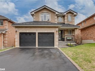 18 Bloom Cres, Barrie, ON L4N0C9