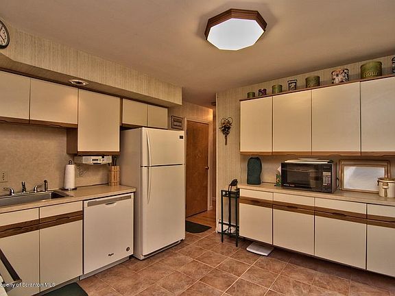 2nd image of 122 Woodside Dr
