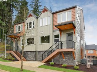 16851 Champion Way, Sandy, OR 97055