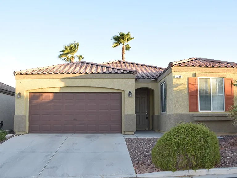 6235 Shamrock Lake Ave — Photo 1