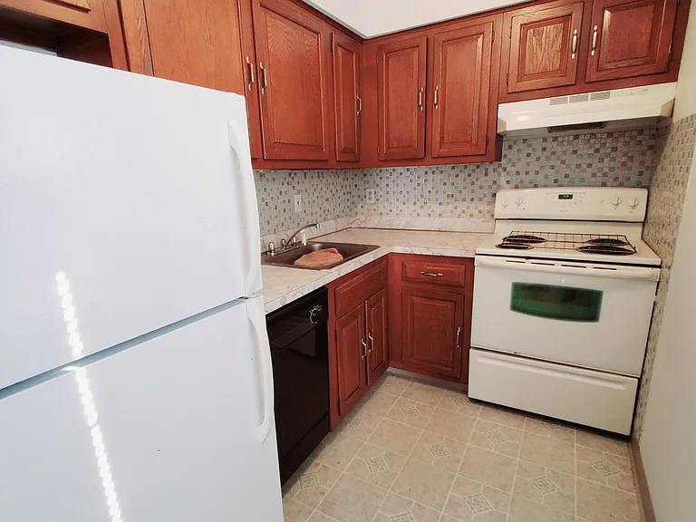 696 Hope St #7 — Photo 1