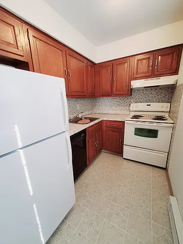 696 Hope St #7 Photo 1