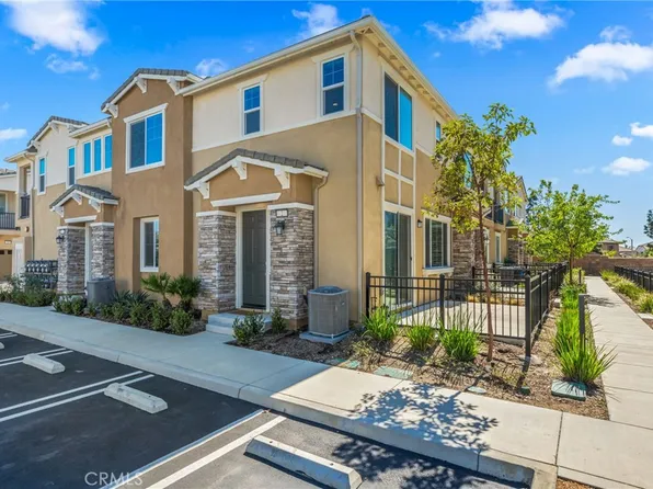 16571 Wyndham Ln #2, Fontana, CA 92336