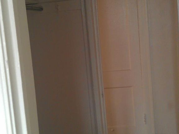 5th image of 4015 W School St #2