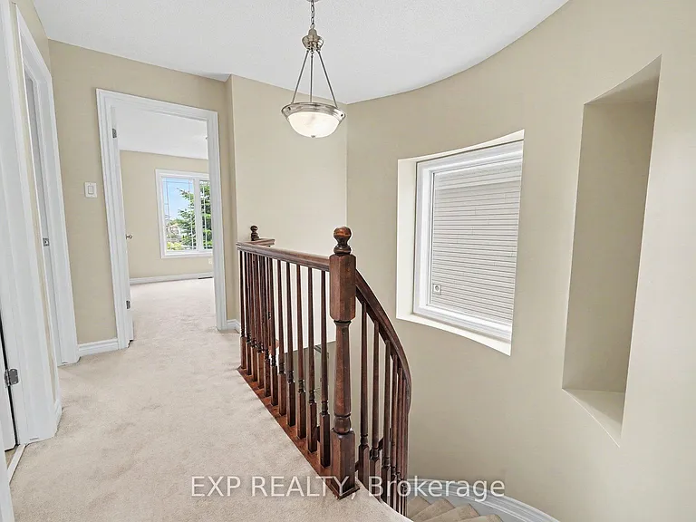 472 Temiskaming Cres — Photo 14