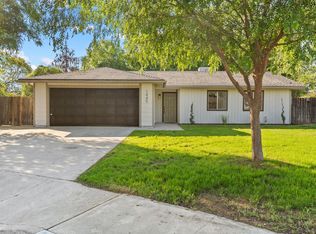 1445 Willow St, Exeter, CA 93221