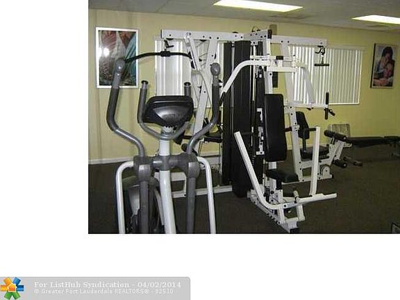 4th image of 450 Palm Cir W APT 304